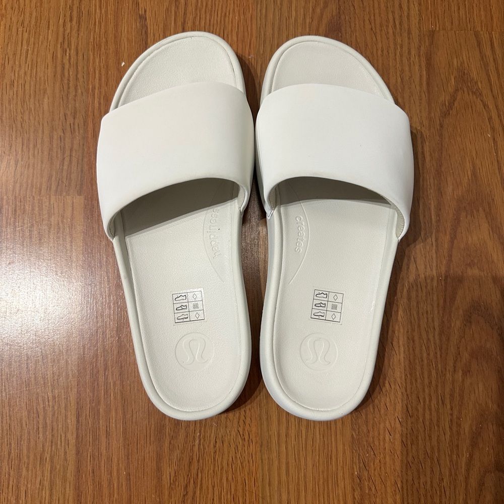 Lululemon Restfeel Slides - Like New!